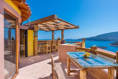 Superbe villa, piscine privée chauffée, bar sur le toit-terrasse, table de billard, à 200m de la plage