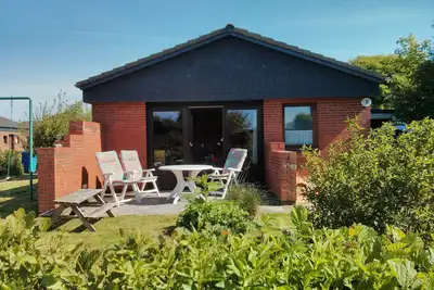 Image de Private vacation home \"Lick\" North Sea (150 m) in Warwerort/Büsum with steam shower.