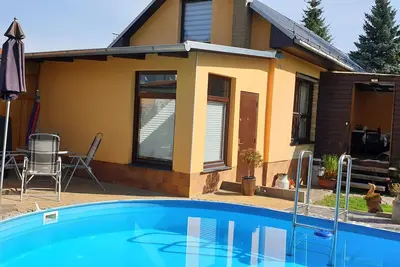 Image de Bungalow de vacances Deutrich avec piscine