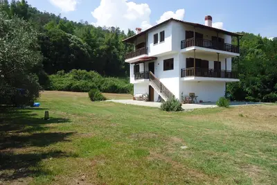 Image de Villa avec vue sur le jardin et 150m de la plage