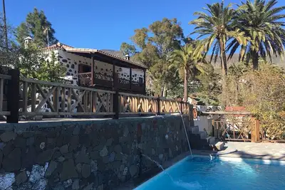 Image de Élégamment transformé, ancienne maison typique canarienne, piscine, 6 personnes