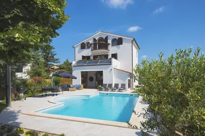 Image de Villa de vacances en bord de mer avec vue sur l'île de Brijuni