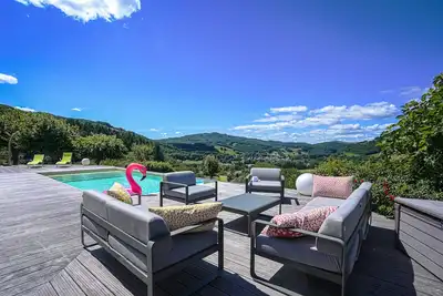 Image de Villa 5 étoiles avec piscine chauffée vue panoramique Gîte Exception Aveyron
