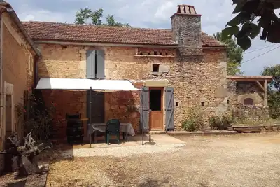 Maison dans un hameau de campagne située à Daglan en Dordogne proche de Sarlat