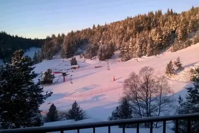 Image de Appartement situé au pied des pistes à côté d'un jardin d'enfant