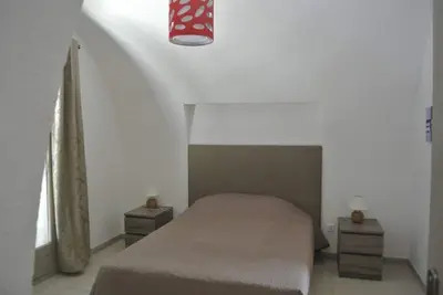 Image de villa dans zone résidentielle centre ville