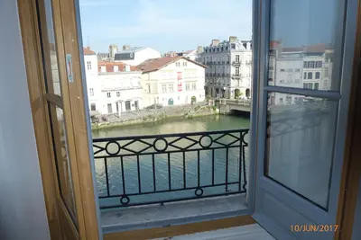Image de T1 bis, vue Nive, Coeur de ville, idéal pour couple/petite famille, tout à pied!