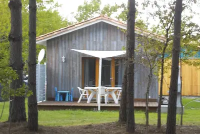 Image de maison bois neuve climatisée classée 3 étoiles.