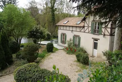 Image de Maison av accés piscine&tennis entre forêt et rivière proche Fontainebleau