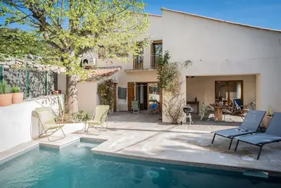 Image de Grande maison, piscine privée, chauffable, terrasse couverte et de belles vues
