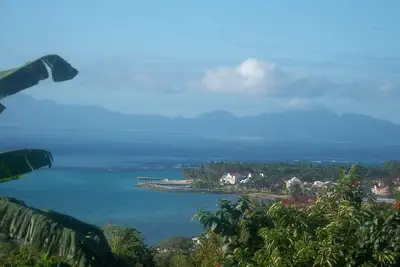 Image de Belle villa avec piscine à débordement et vue imprenable sur la mer des Caraïbes