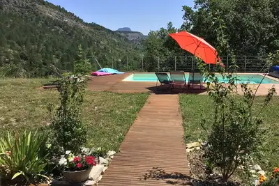 Image de Grande villa avec piscine dans un cadre paisible dans les Baronnies provençales