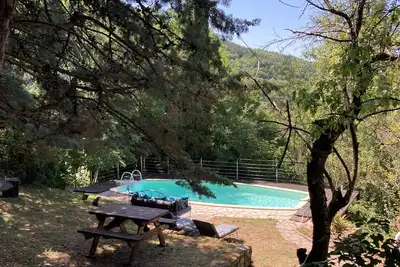 Image de Bergerie du 17ème siècle restaurée avec grand terrain et piscine privative