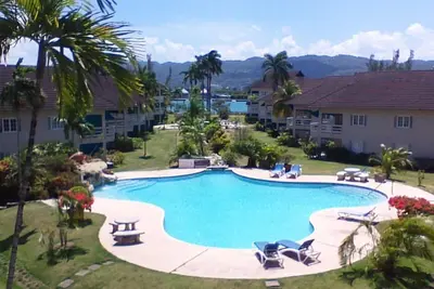 Image de Penthouse au paradis, 3 chambres comprend femme de ménage / cuisinier
