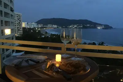 Image de Bay View Grand exclusif Marina vue sur l'océan! Private Safe Parfait!