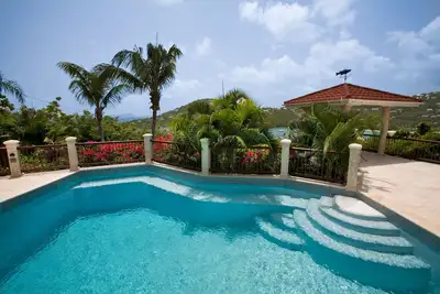 Image de Villa Bijou - Tranquille 3 Br, A / C partout, piscine, surplombant la baie de Great Cruz
