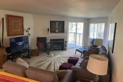 Image de Condo haut de gamme attrayant et confortable près de tout