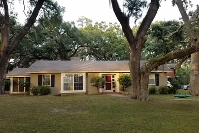 Image de Home sweet home sous les chênes