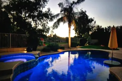 Image de Backyard Oasis-Pool, Bain à remous, Putting Green, Réduction pour golf Ocotillo