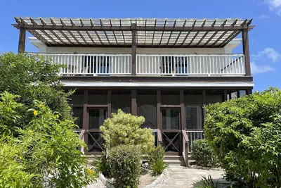 Image de Tranquille, calme, Vue sur la mer, 5 min à pied de la plage Long Bay ( \"Kite Beach\")