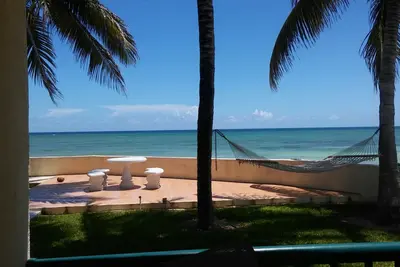 Magnifique rez-de-chaussée 3 Br Oceanfront Condo. Vues et couchers de soleil incroyables!
