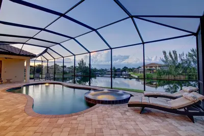 Image de Villa Rosalinda *** New Home *** Waterfront, Pool & Spa, Great Views, Boat Dock