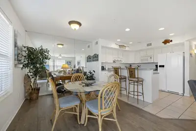 Image de Un condominium de location de vacances sur le front de mer de Bayside Cedar Key, Floride