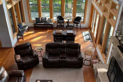 Image de Maison au bord du lac sur le lac de la rivière Nolin