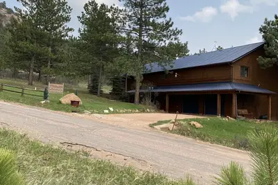 Image de Mountain lodge - bain Ă remous, billard, ping-pong, aire de jeux, baby-foot, air hockey