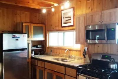 Image de Lakeside Cabin House, 2 chambres 1 salle de bain