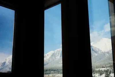 Image de Vues depuis les murs de verre, décoration artisanale, parkpass, bain à remous sur le toit, wifi