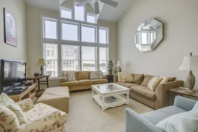 Image de Bayfront / Piscine / Vue Mer! Luxe 4 + Br Ascenseur Oh le Sunse