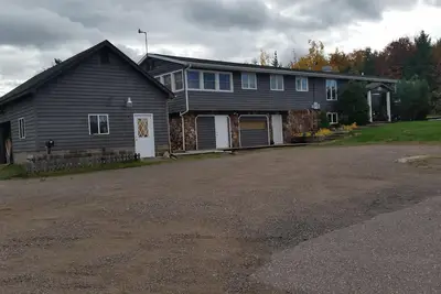 Image de Beau cadre, 2 mi W de Marquette, 15 couchages, sur le minerai de fer du patrimoine Trl