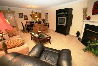 Image de Gatlinburg, Pigeon Forge, Whispering Pines, 2br2ba, 2 piscines, 3 nuits pour 2 personnes, f / Ns