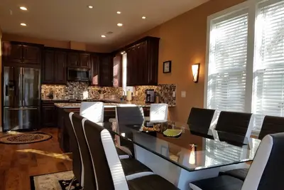 Image de Superbe, ENTIÈREMENT Meuble Neuf 4 Br / 4 Ba Proche Dulles, Reston & Dc