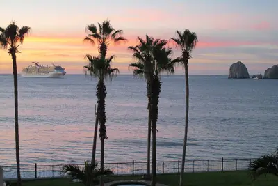 Image de Oceanfront Villa - 3 chambres / 4 salles de bain - Vues spectaculaires! ! !