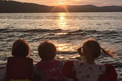 Image de Maison spacieuse avec une vue spectaculaire sur le lac Winnipesaukee!