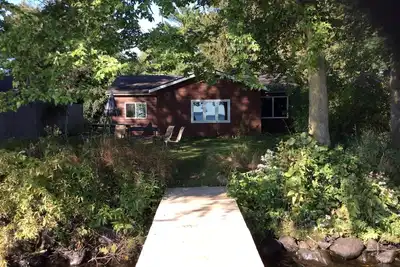 Image de Cabine confortable à seulement 30 'du lac Wissota!