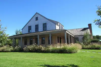 Image de Nouvelle maison Nantucket près de la plage avec piscine - pour 14 personnes