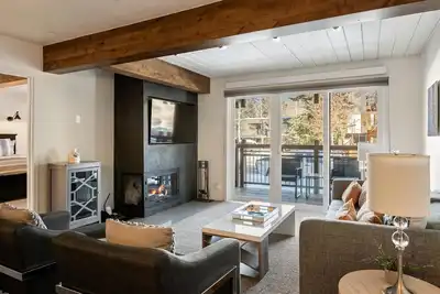 Image de Joliment rénové rez de chaussée deux chambres