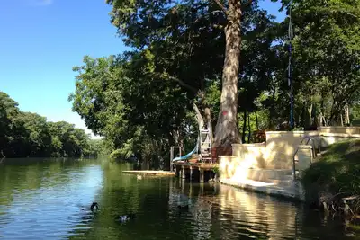 Image de Riverfront House on Guadalupe-3br W / Opt 4br -Texas Hill Country-Day's Away House