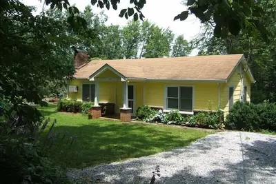 Image de Buttercup Cottage, Historic Saluda, Caroline du Nord. Retraite de montagne confortable