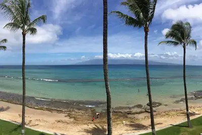 Image de Votre Million Dollar Direct Oceanfront View avec 2 Lanais Oceanfront - 6 personnes