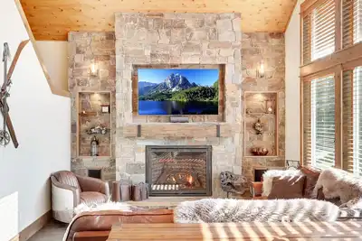 Image de Luxsuncadia Luxe SITUÉ À Roslyn Ridge