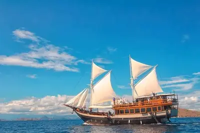 Image de Bateau Phinisi traditionnel de 39 mètres