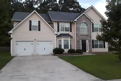 Image de Nouvelle maison spacieuse près de l'aéroport, Great Resort