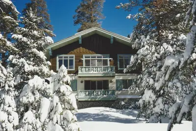 Image de Chalet alpin - charme de la montagne moderne et spacieux à Kirkwood East Meadows