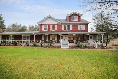Image de Willow Pond Resort location de propriété de 14 chambres à coucher. Pour toute la famille, réunions.