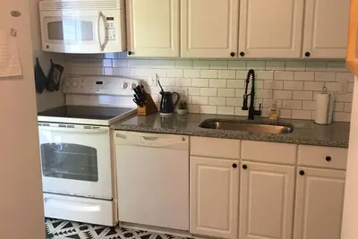 Image de Maison 3 Br sur une rue calme - au centre de tout