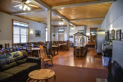 Image de Ranch géothermique Lodge avec piscine privée Hot Springs, pour 25-50.